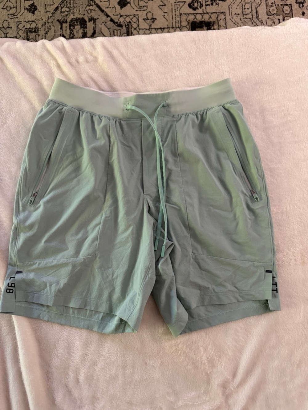 Lululemon License to Train 7” shorts, delicate mint size medium